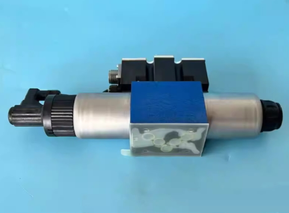 Rexroth_R900933077_Proportional_Directional_Valve_4WREE10W1-50-23/G24K31/A1V